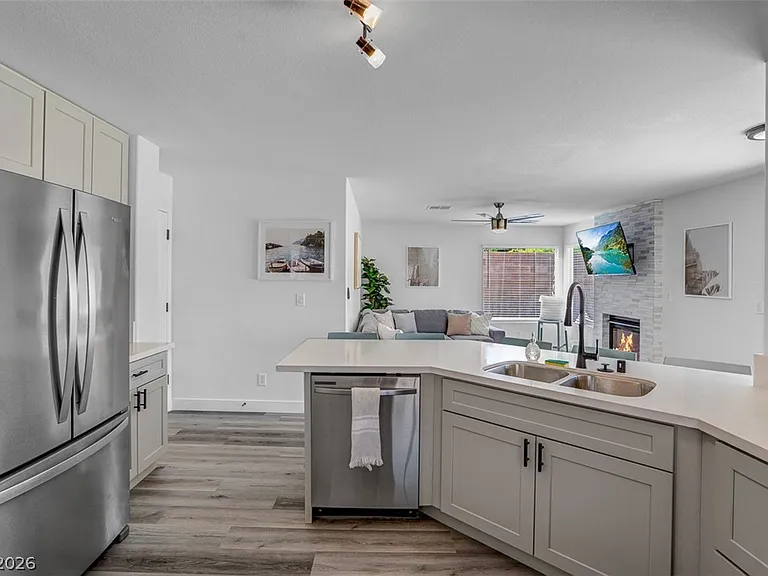 818 Holly Sprig Ct — Photo 27