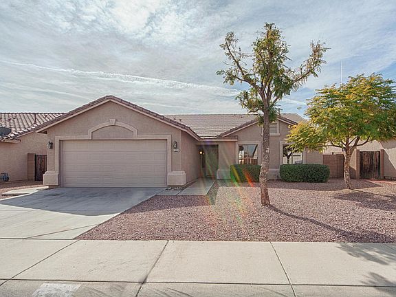 4th image of 16059 W Saguaro Ln