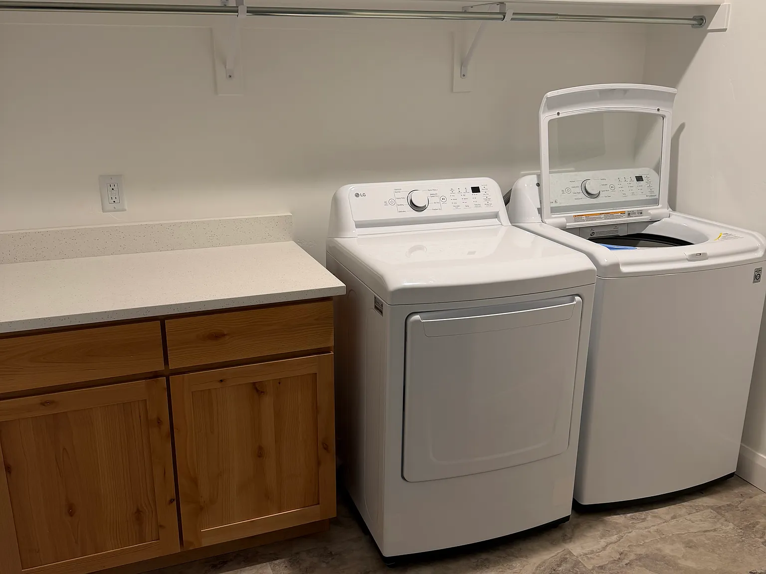 2 bed, 1600 sqft, $2,200 — Photo 4