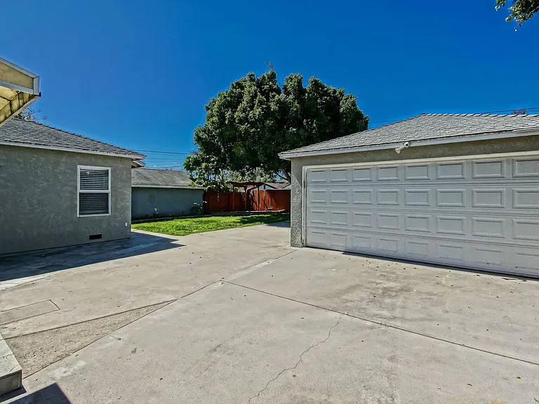 2911 Blaisdell Ave — Photo 2