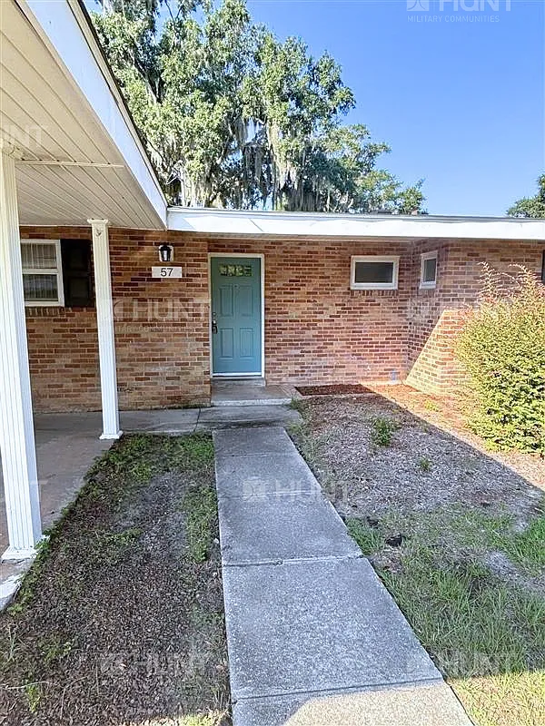 3 bed, 1.5 bath, 1301 sqft, $1,625 — Photo 2