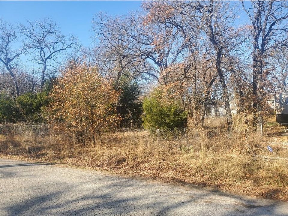2nd image of 1612 Tanglewood Dr Lot 19