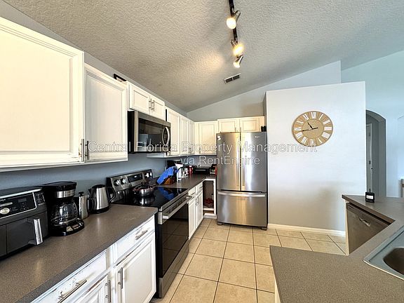 4th image of 4775 Cumbrian Lakes Dr