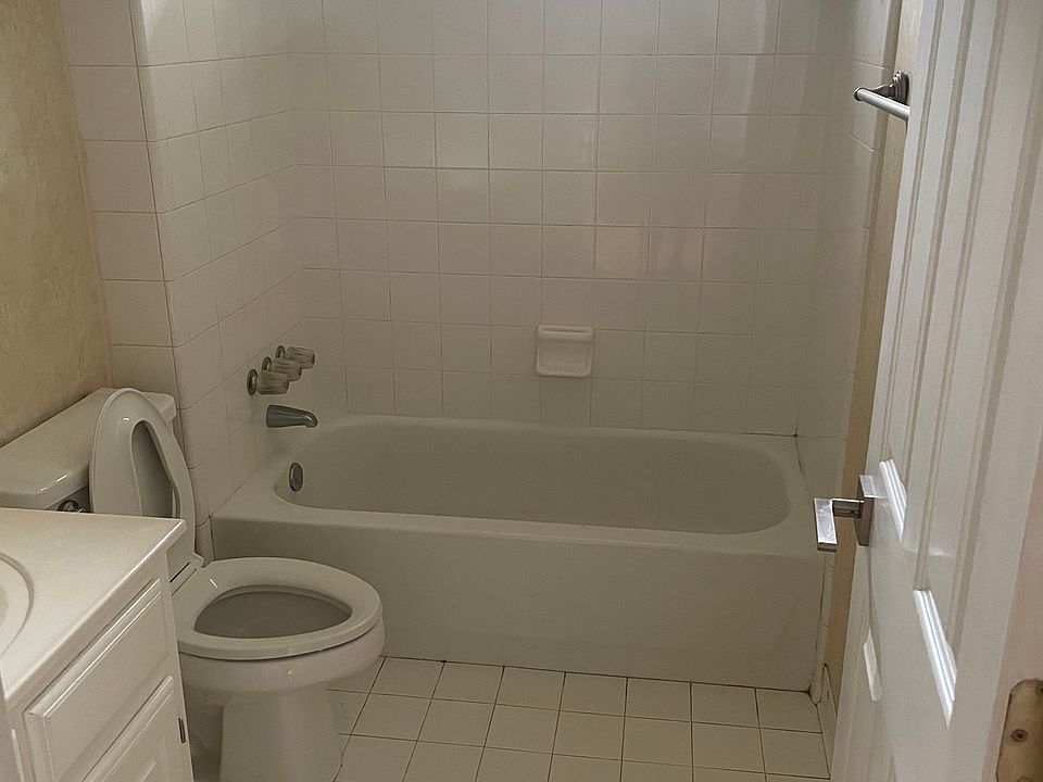 2nd image of 1360 Benjamin Pl