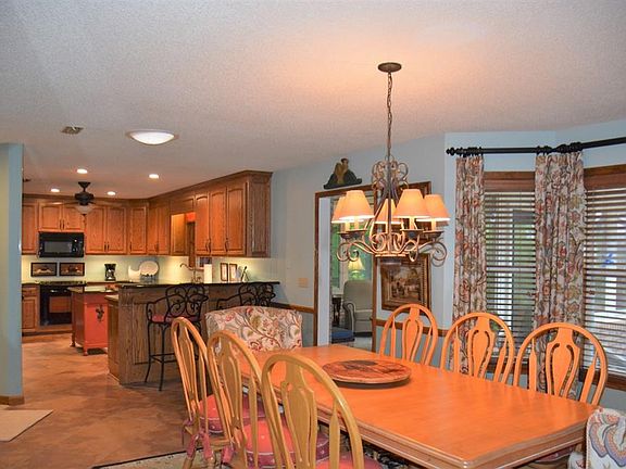 5th image of 93 Laurel Breeze Dr