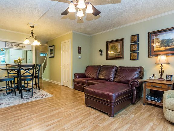 5th image of 709 Garland Cir APT B