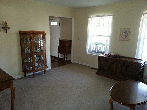 5th image of 928 Murcia St