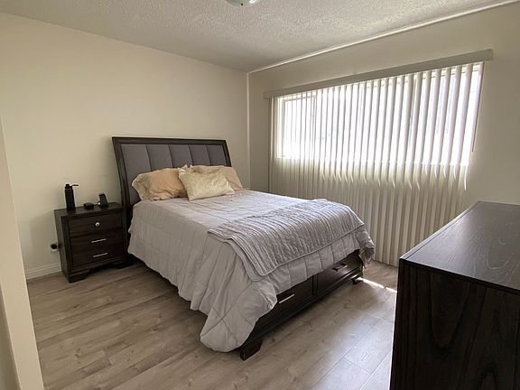 4th image of 1725 Federal Ave #4
