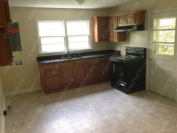 2nd image of 401 Smithfield Ave