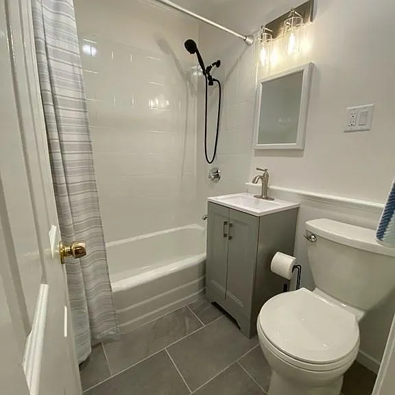 22 Carlton St #1 — Photo 6