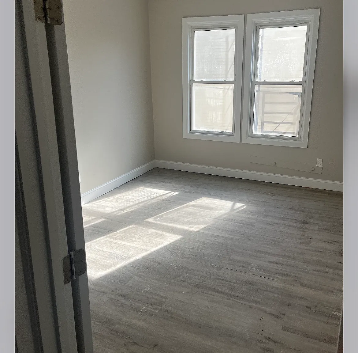 3 bed, 1950 sqft, $1,950 — Photo 2