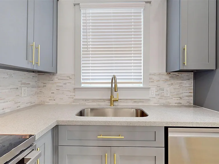 4305 Rogers St — Photo 16