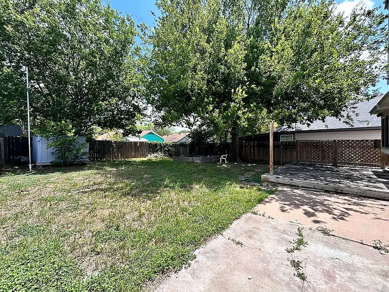 806 Minturn Ln — Photo 22