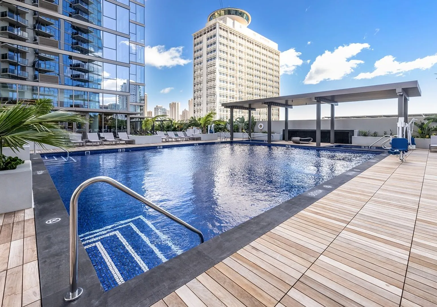 Sky Ala Moana #1701: Spacious Condo w/ Ocean Views — Photo 1