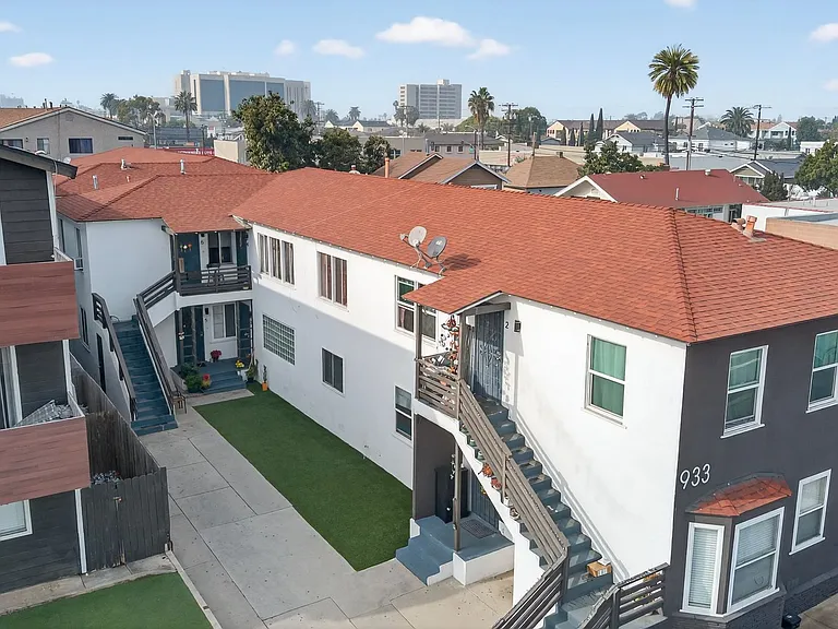 933 Alamitos Ave — Photo 5