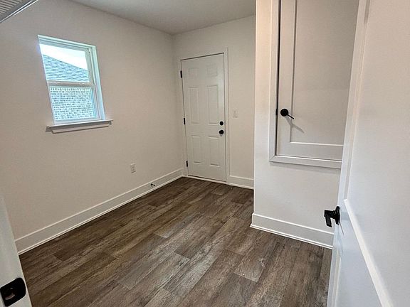 5th image of 632 Mayflower Dr