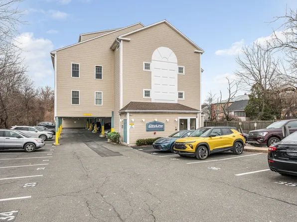 39 Broadway APT 305, Malden, MA 02148