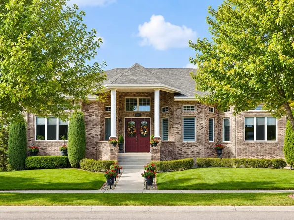 700 Aspen Ave, Bismarck, ND 58503