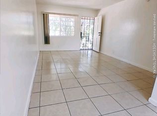 701 Knotts St APT B, Bakersfield, CA 93305