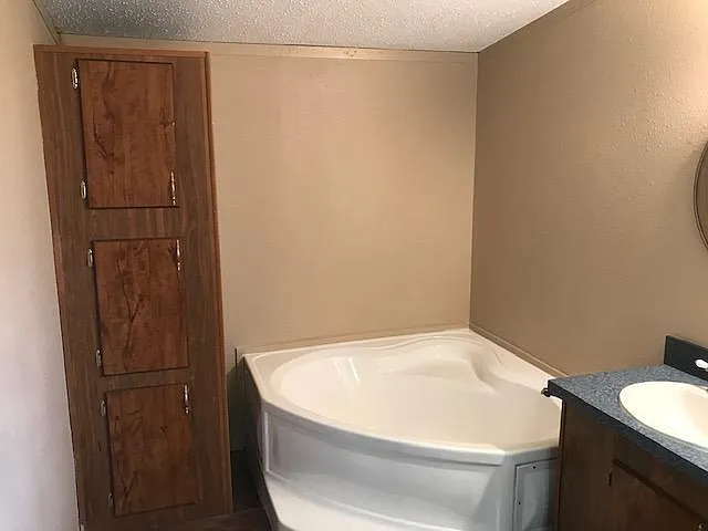 2 bed, 1006 sqft, $1,100 — Photo 4