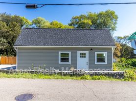 128 Pickering St