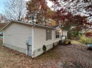 12 Clearfield Ct, Berkeley Springs, WV 25411