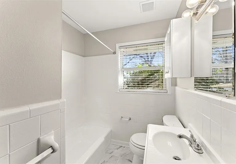 2352 Elmwood Cir SE — Photo 19