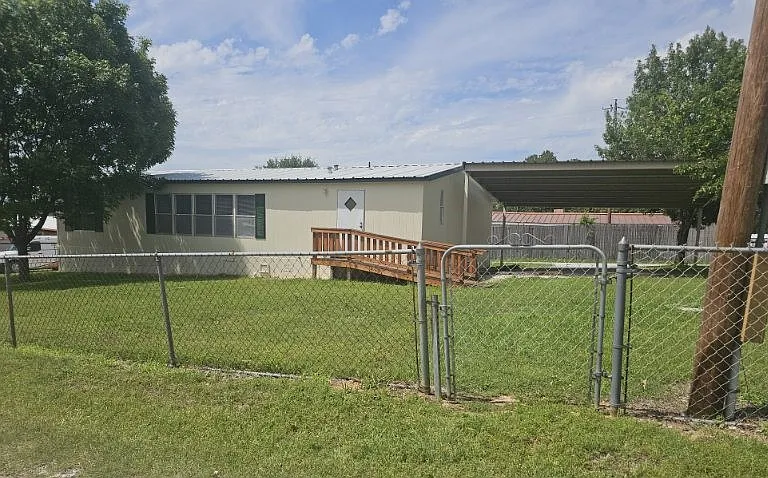 12235 FM 730 N — Photo 4