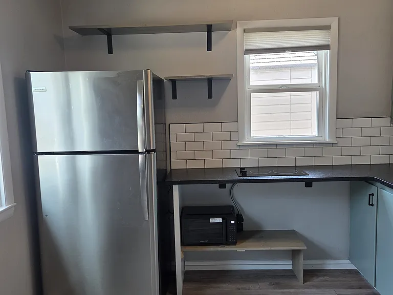 2215 1/2 W Mulberry St — Photo 5