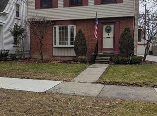 309 Rivard Blvd, Grosse Pointe, MI 48230