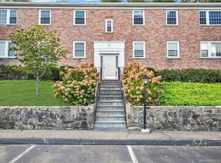 72 Heritage Hill Rd APT C, New Canaan, CT 06840