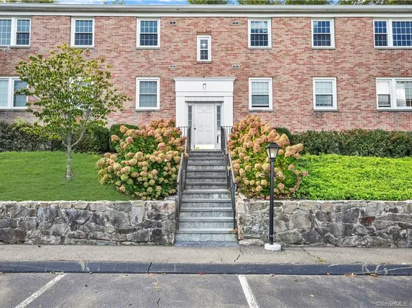 72 Heritage Hill Road #C, New Canaan, CT 06840