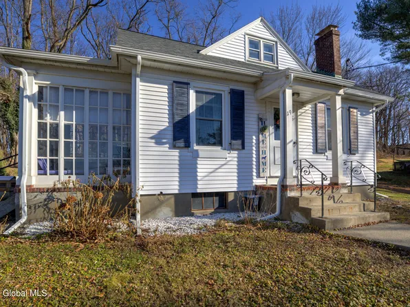 19 Mountain View Avenue, East Greenbush, NY 12061