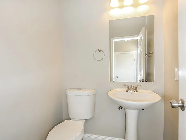 1022 Shades End Ave — Photo 16