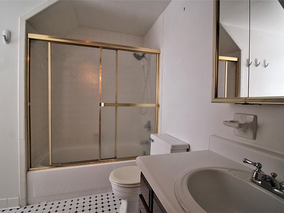 5th image of 9125 Granby St