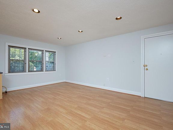 4th image of 9455 Fairfax Blvd APT 104