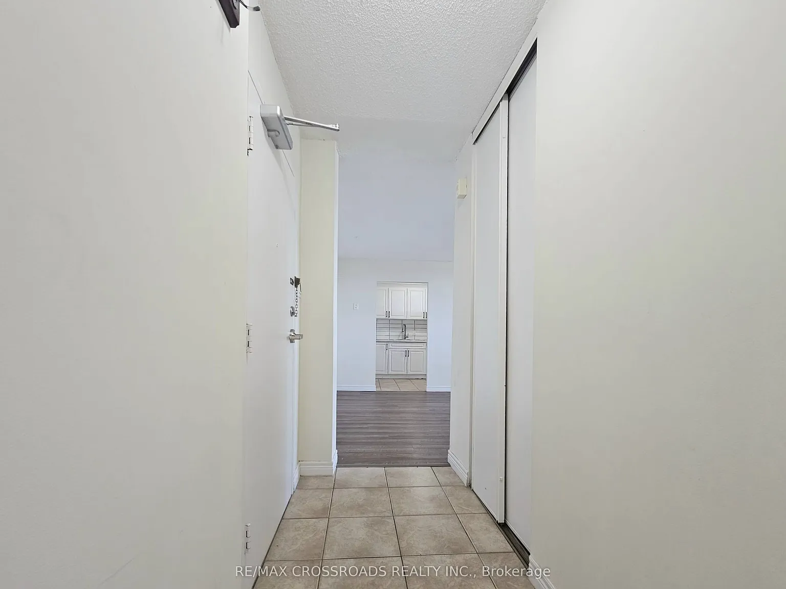 2 bed, $1,900 — Photo 2