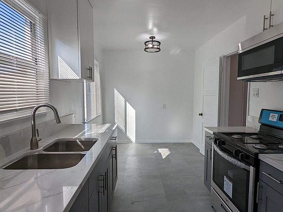 5th image of 3375 W 83rd St #3375