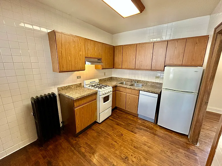 520 W Belden Ave — Photo 15