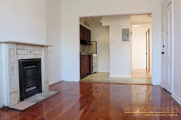 Rented by aptsandlofts.com | media 8