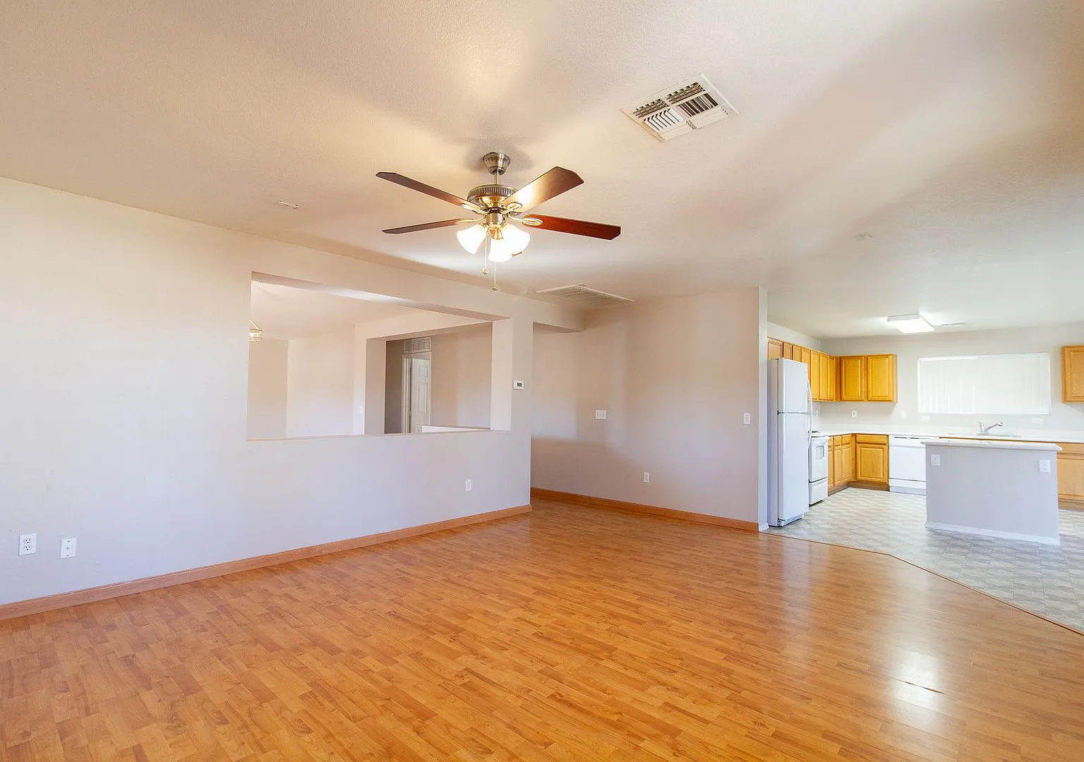 Wonderful property on corner lot!! — Photo 4