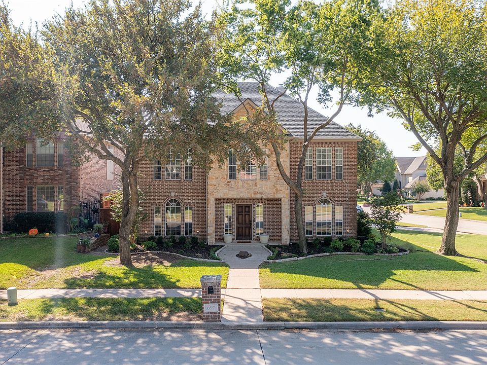 1st image of 697 Bear Creek Dr