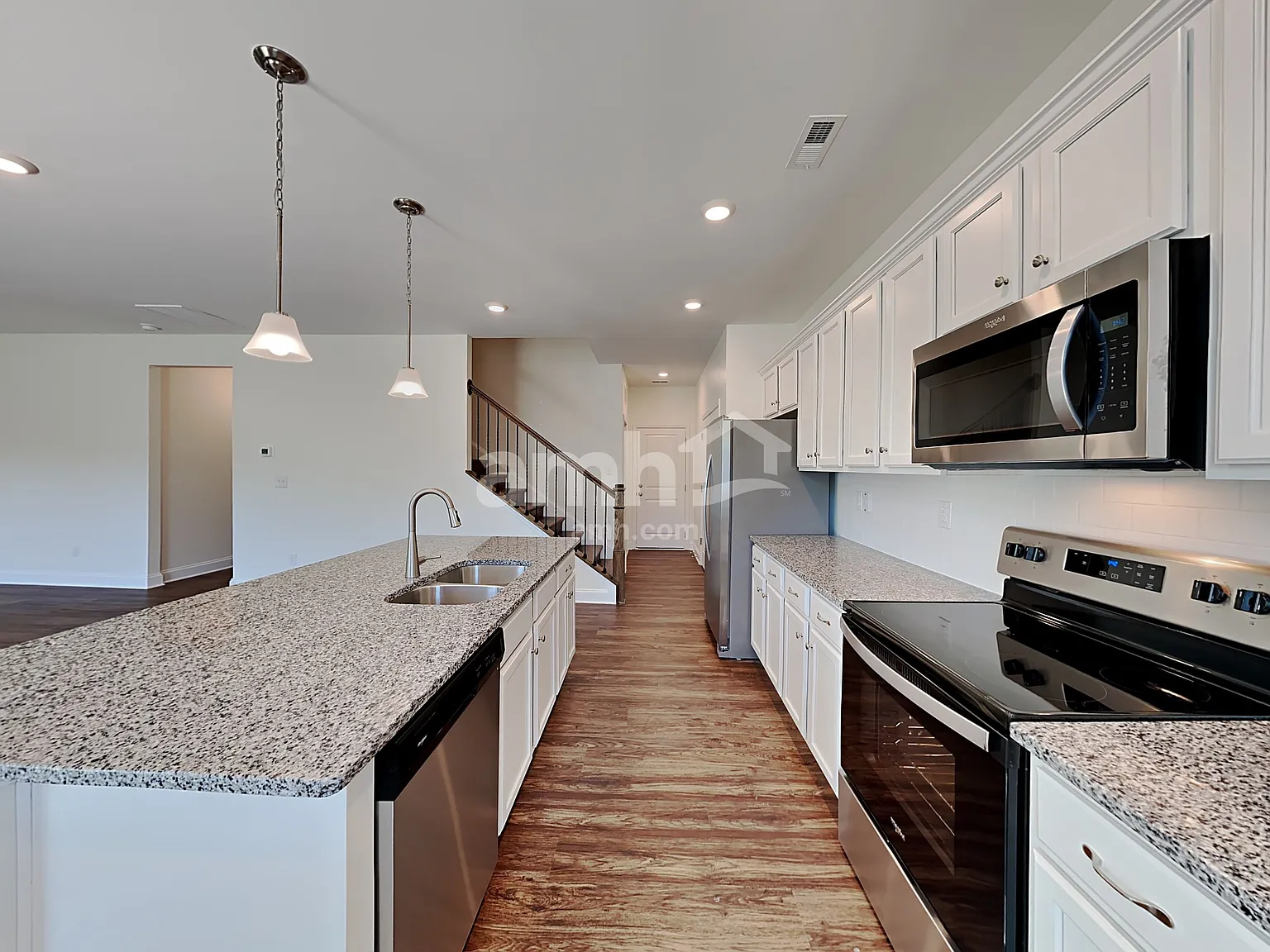 5 bed, 3.0 bath, 2309 sqft, $2,745 — Photo 3