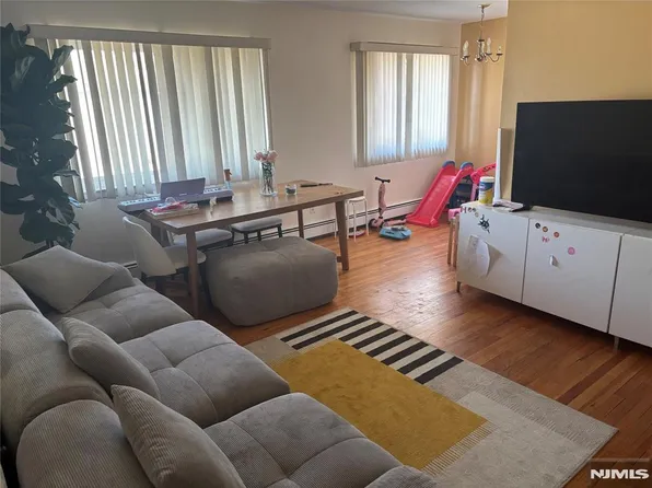423 Walker St, Fairview, NJ 07022
