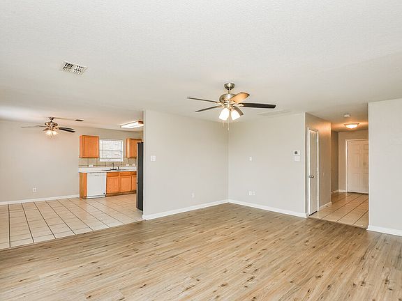 5th image of 6601 Meadow Way Ln