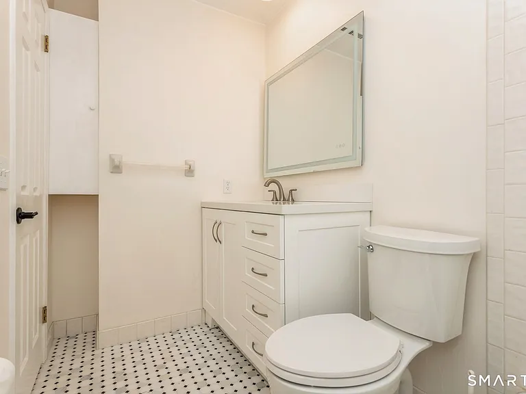 33 Strathmore Ln #33 — Photo 29