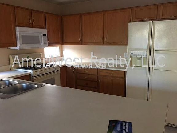 4th image of 9434 Santa Fe Rose St