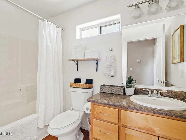 4028 E Lewis Ave — Photo 23