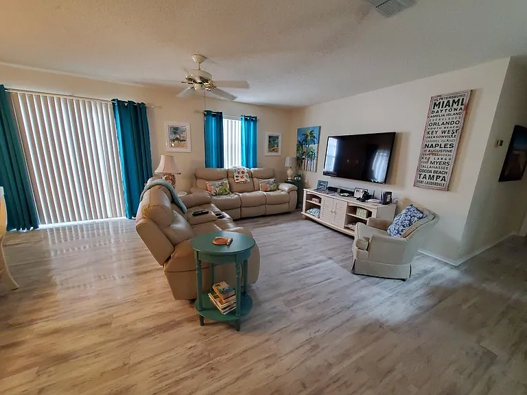 733 Villita Ln — Photo 21
