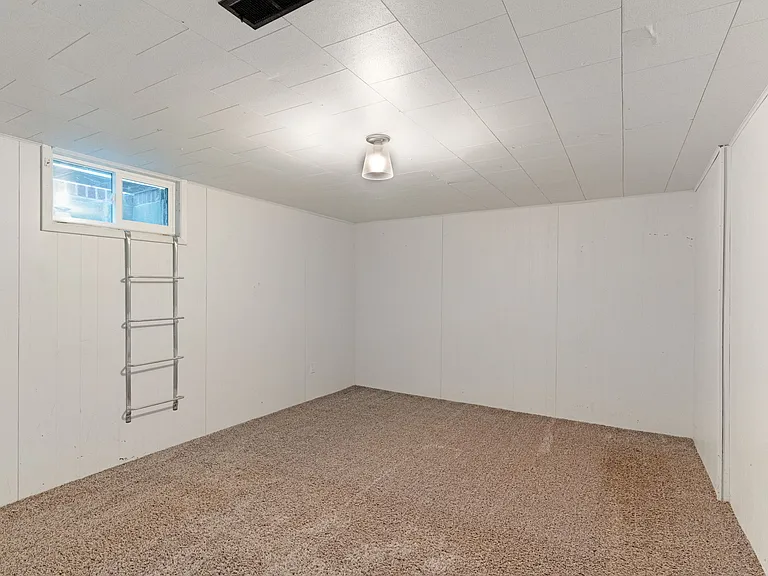 2625 Gunnison St — Photo 16